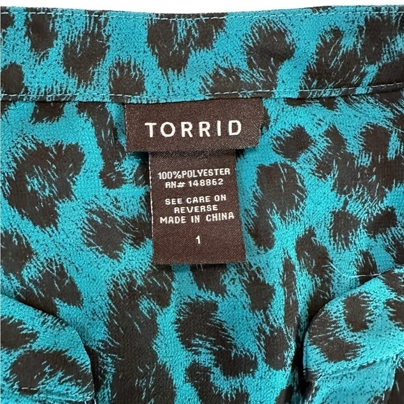 Torrid Black Teal Animal Print Button Down Short Sleeve Top Size 1 - Picture 14 of 17